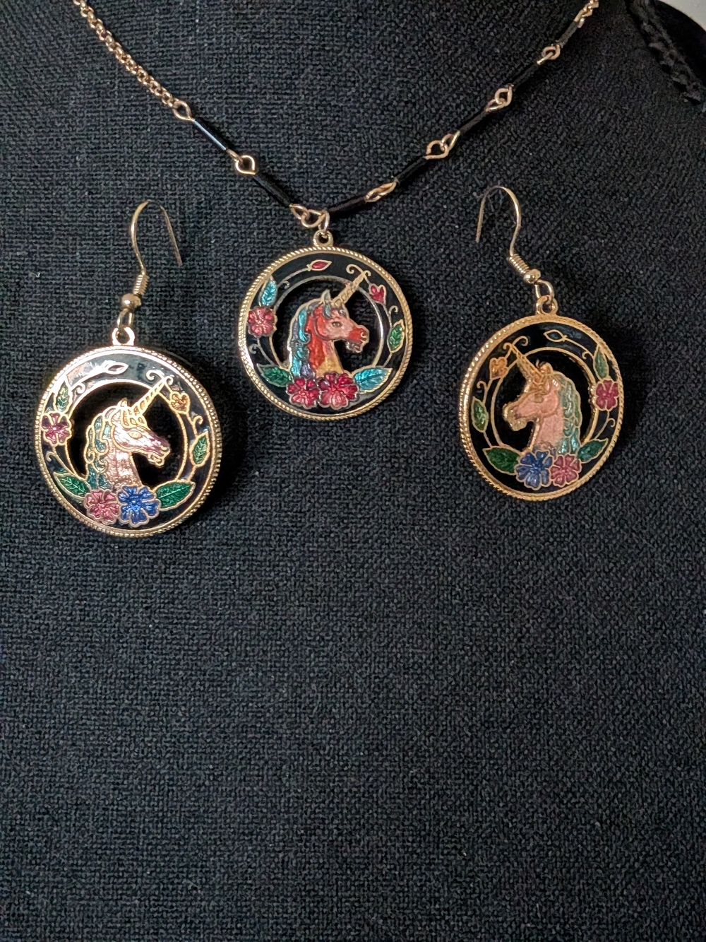 Vintage Y2K Gold-Tone Black Enamel Unicorn Pendant Necklace & Earrings Set